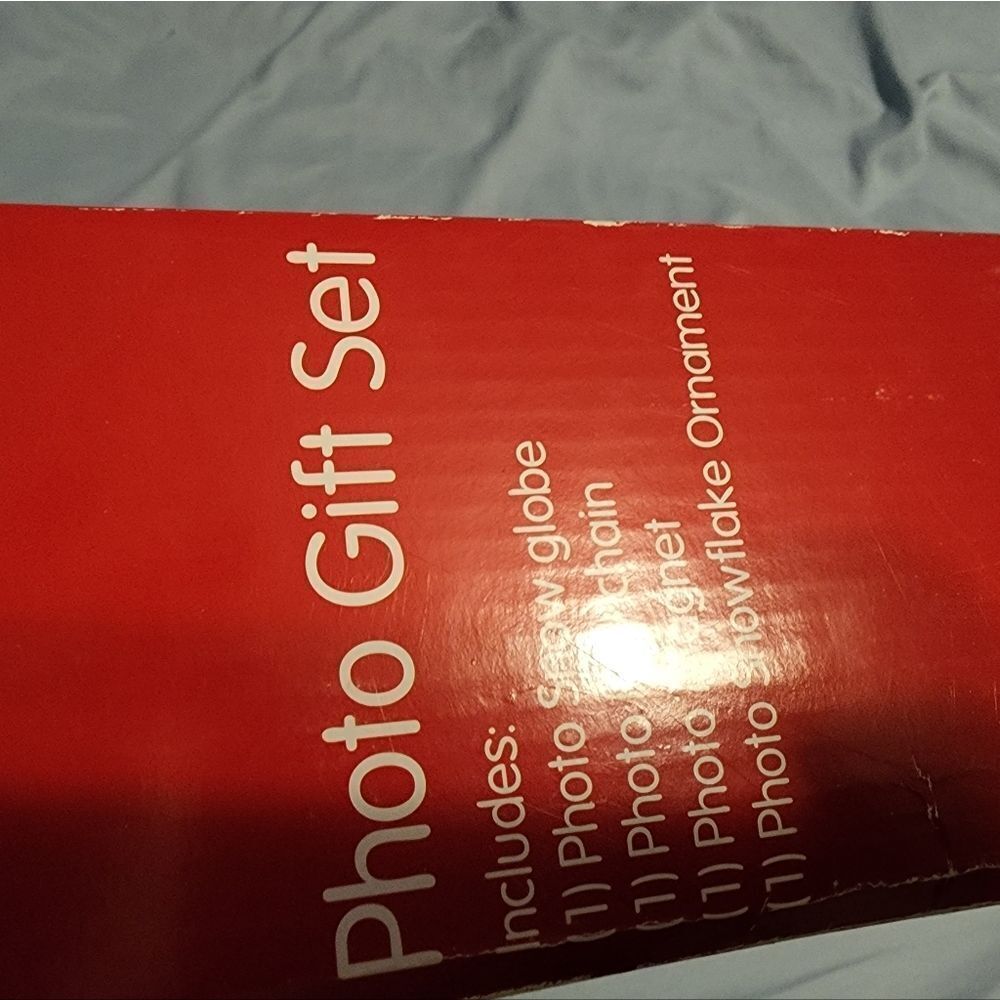 HOLIDAY Photo Gift Set, picture frames, picture globe. New in box - Picture 7 of 7